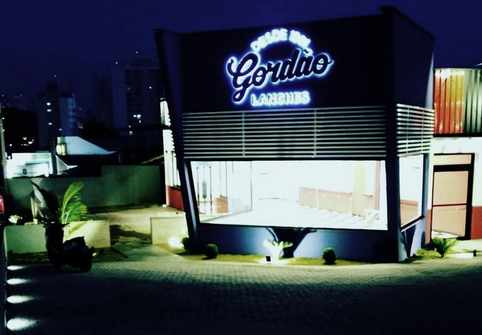 fachada noturna gordao lanches campinas